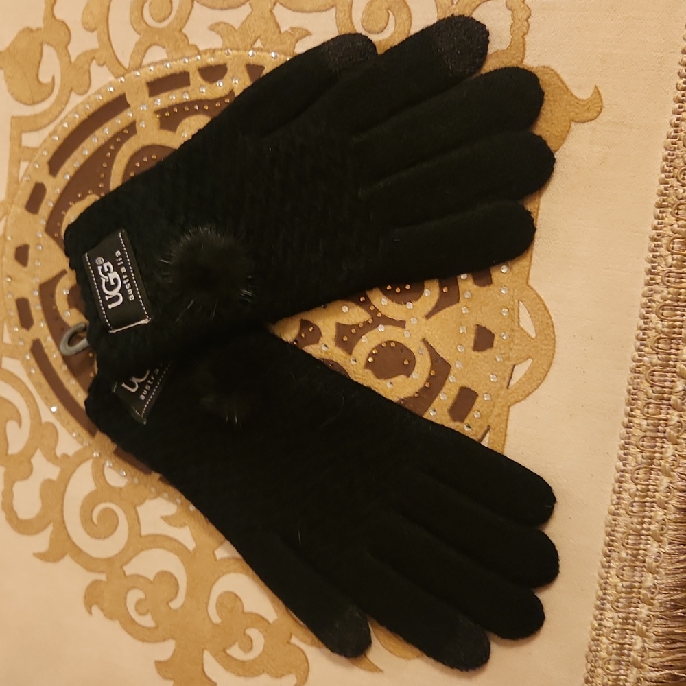 NEW 3 PIECE SET INFINITY SCARF AND HAT WITH MATCHING GLOVES - Picture 4 of 5